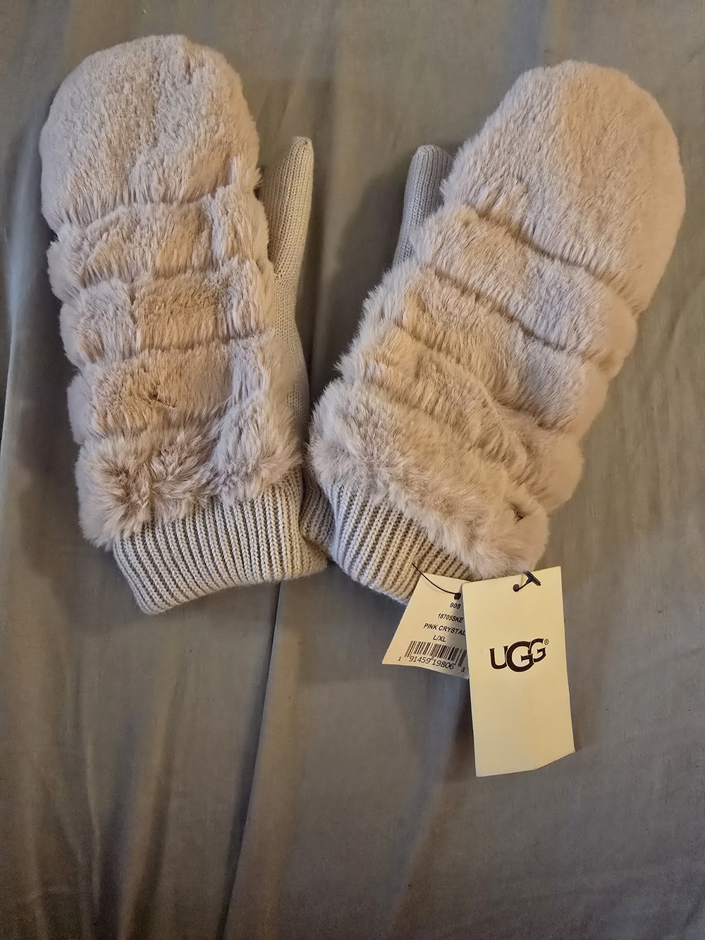 UGG Plush Shearling-Lined Mittens in Blush Pink-NWT! - Picture 5 of 10